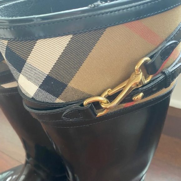 Meet your Posher, Taylor - Picture 3 of 5